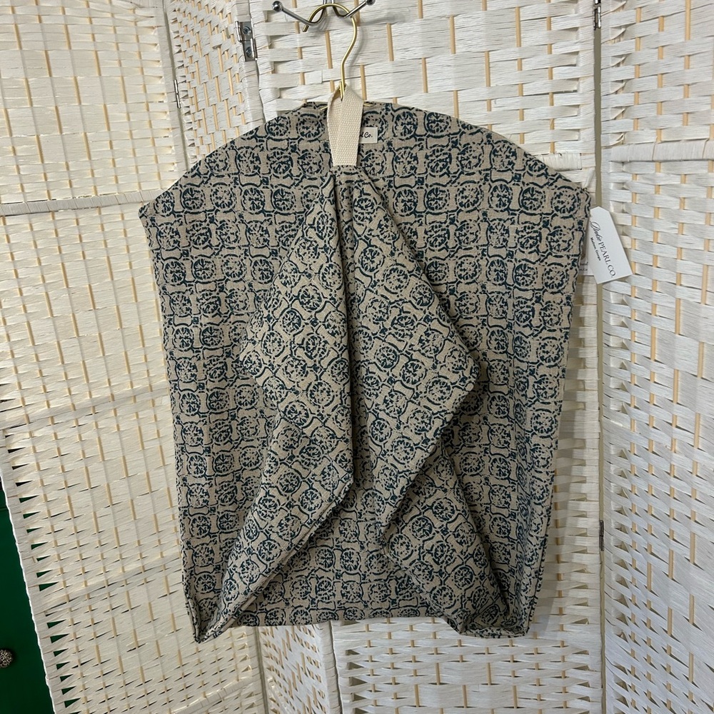 Patterned Travel Bag - Picture 2 of 7